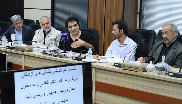 تصاویر| نشست هم اندیشی تشکل های آزادگان با رئیس بنیاد شهید و امور ایثارگران7