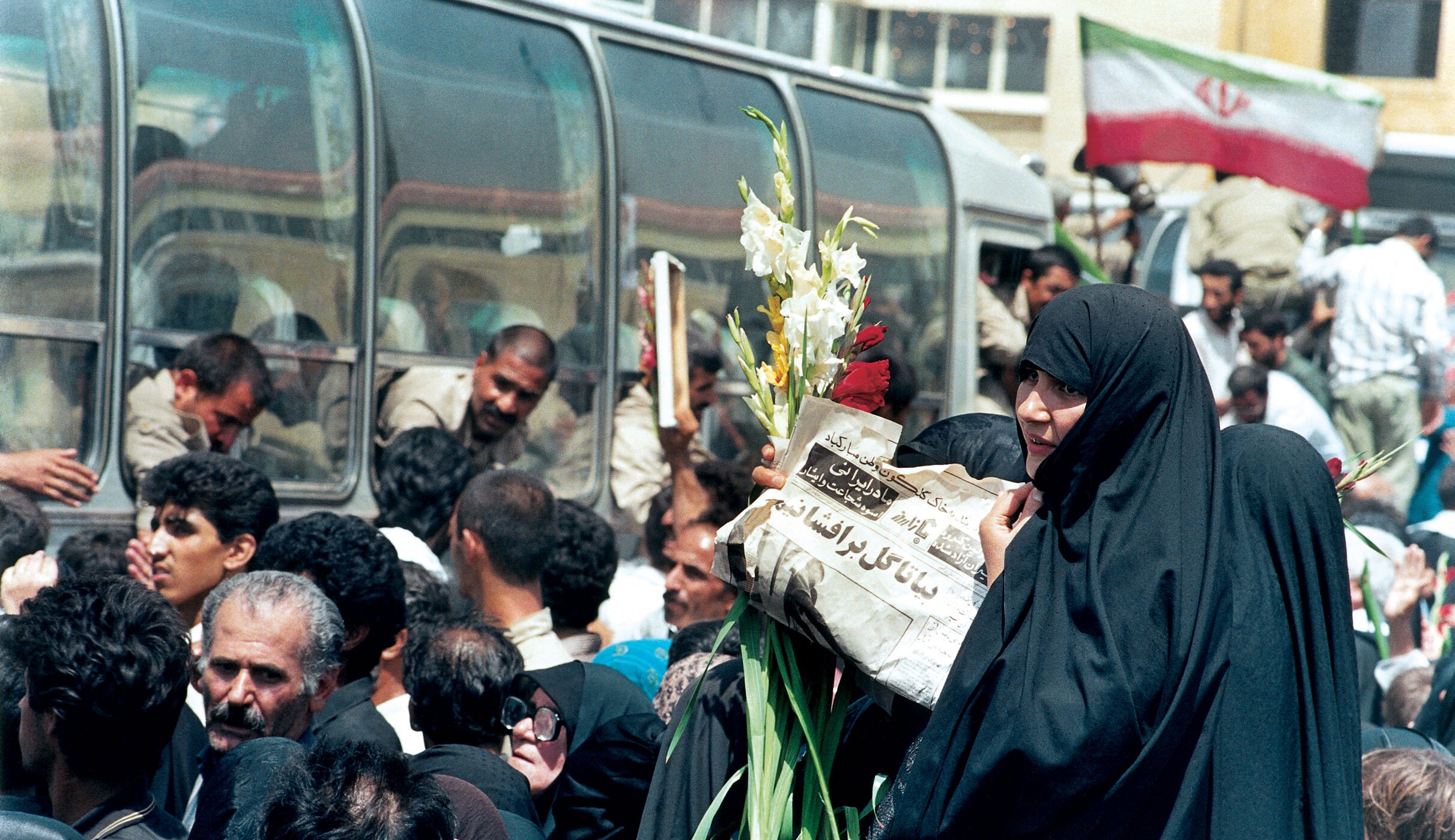 بازگشت آزادگان و استقبال زنان چشم‌انتظار1