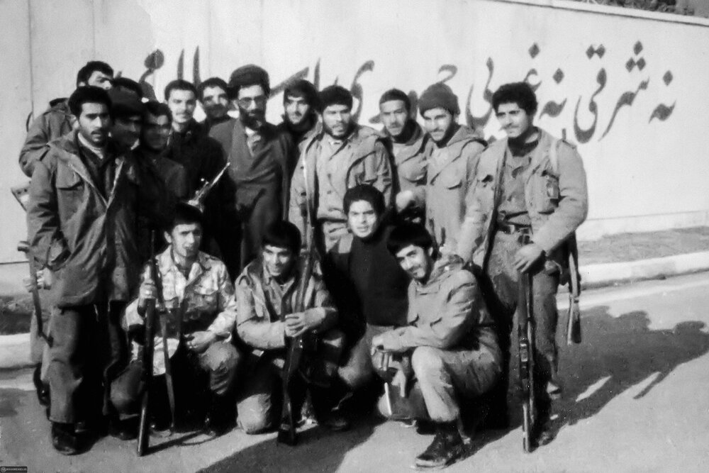 تصاویری از رهبر انقلاب در ۸ سال دفاع مقدس1