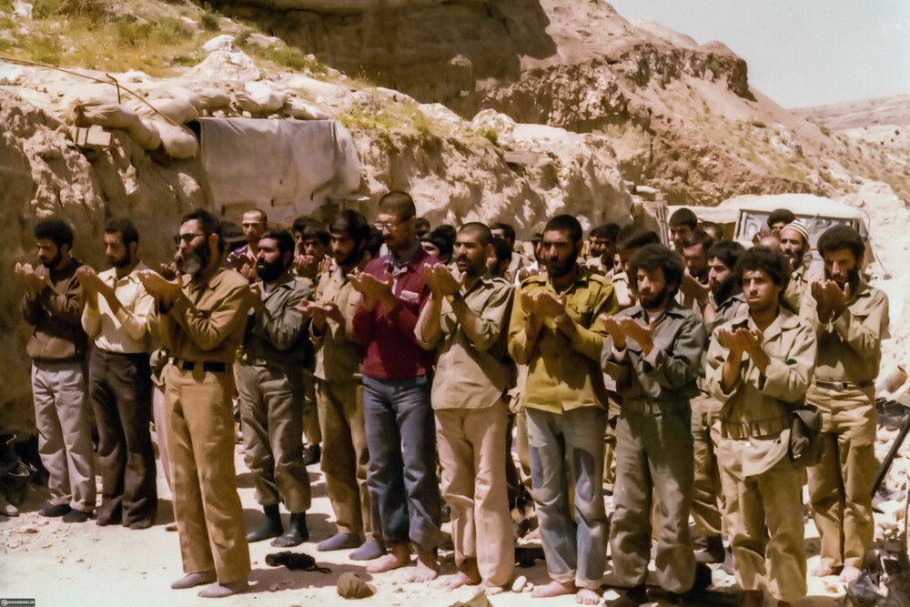 تصاویری از رهبر انقلاب در ۸ سال دفاع مقدس4