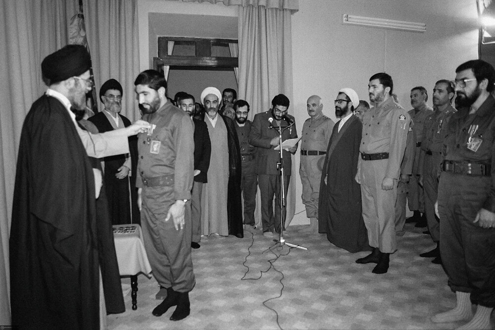 تصاویری از رهبر انقلاب در ۸ سال دفاع مقدس5
