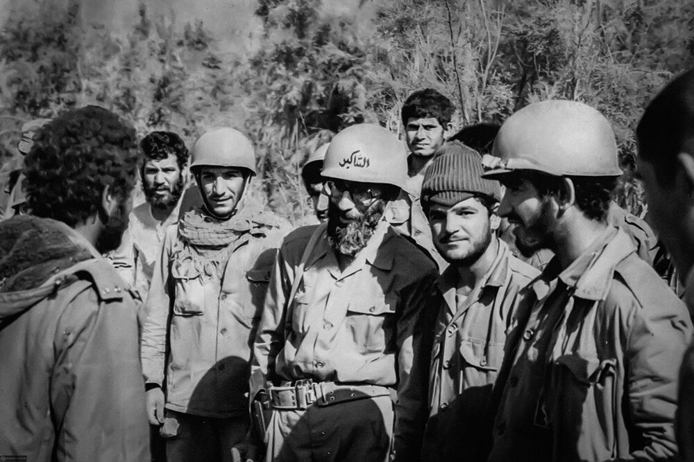 تصاویری از رهبر انقلاب در ۸ سال دفاع مقدس11