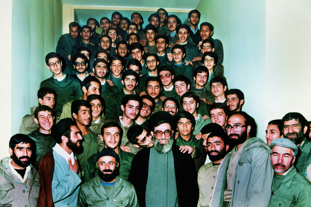 تصاویری از رهبر انقلاب در ۸ سال دفاع مقدس18