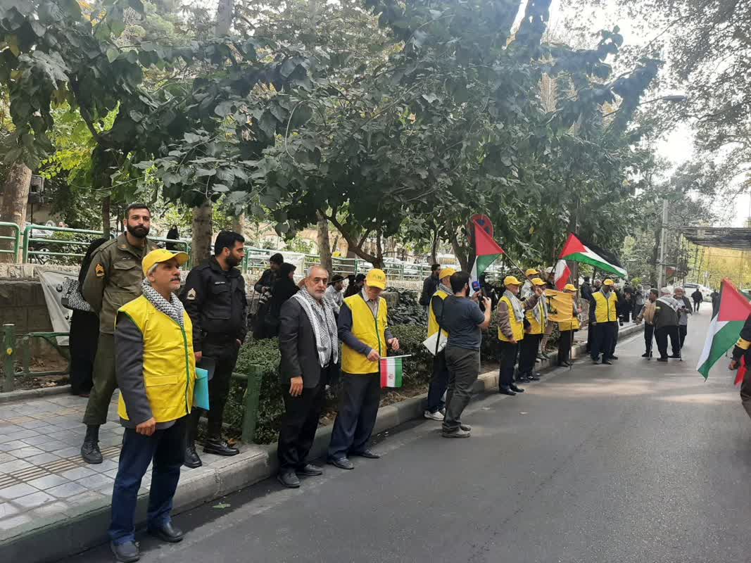 گزارش تصویری| حضور اعتراضی آزادگان تهرانی مقابل دفتر سازمان ملل1