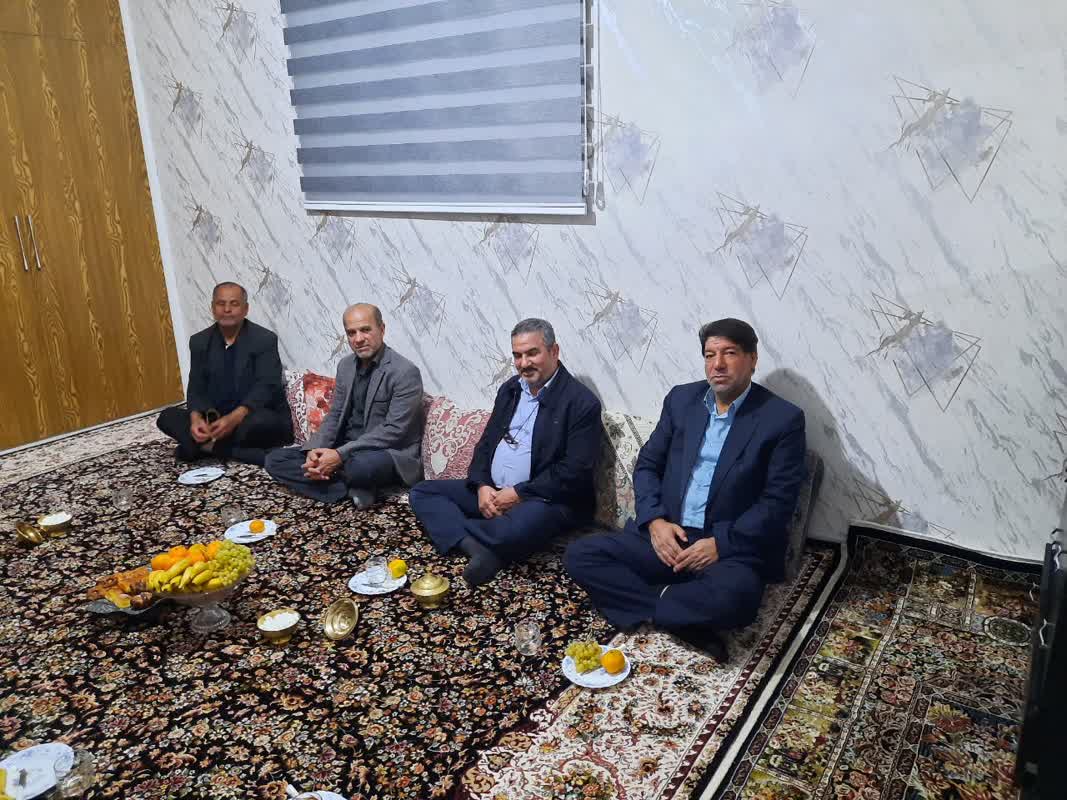 دیدار اعضای شورای مشورتی پیام آزادگان اراک با آزاده «علی‌قربان چگنی»