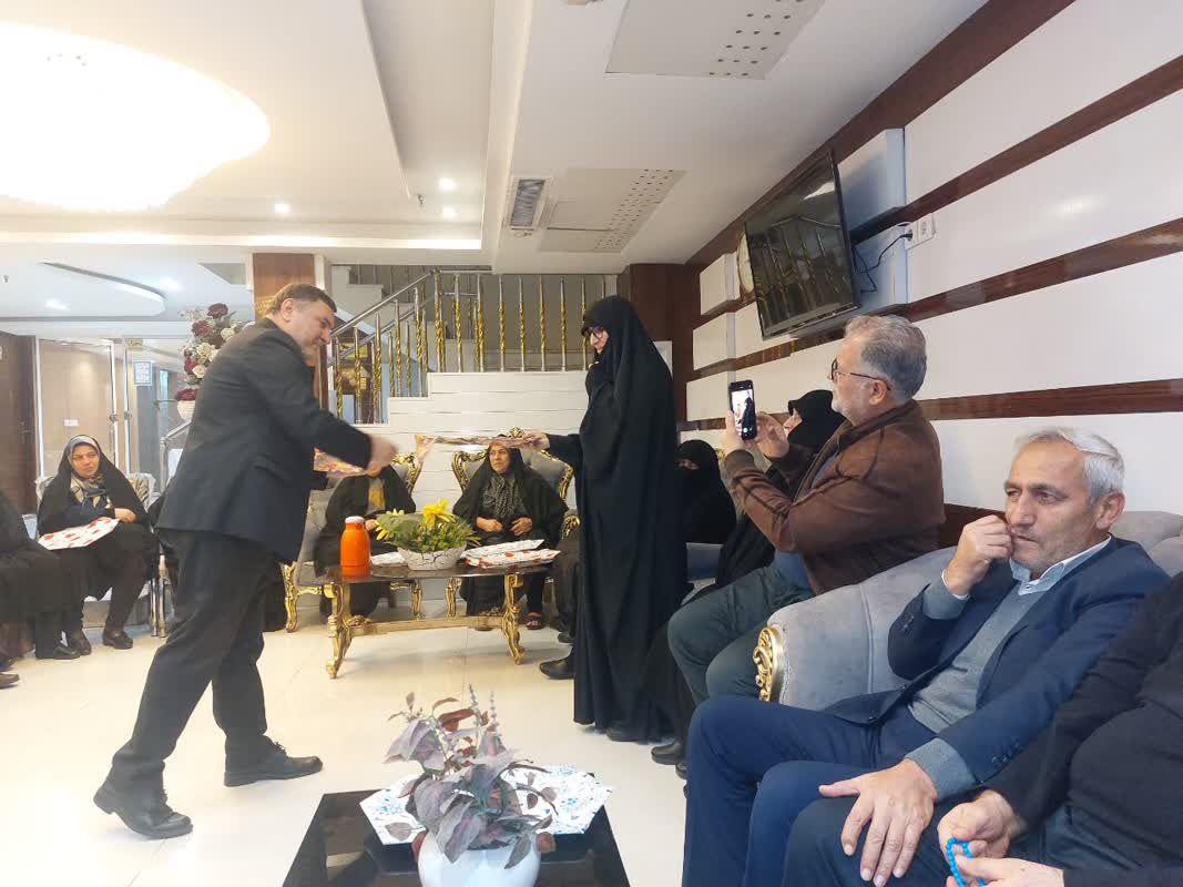 تصاویر| دیدار مدیرکل بنیادشهید و نماینده موسسه از دو آزاده گیلانی4 1