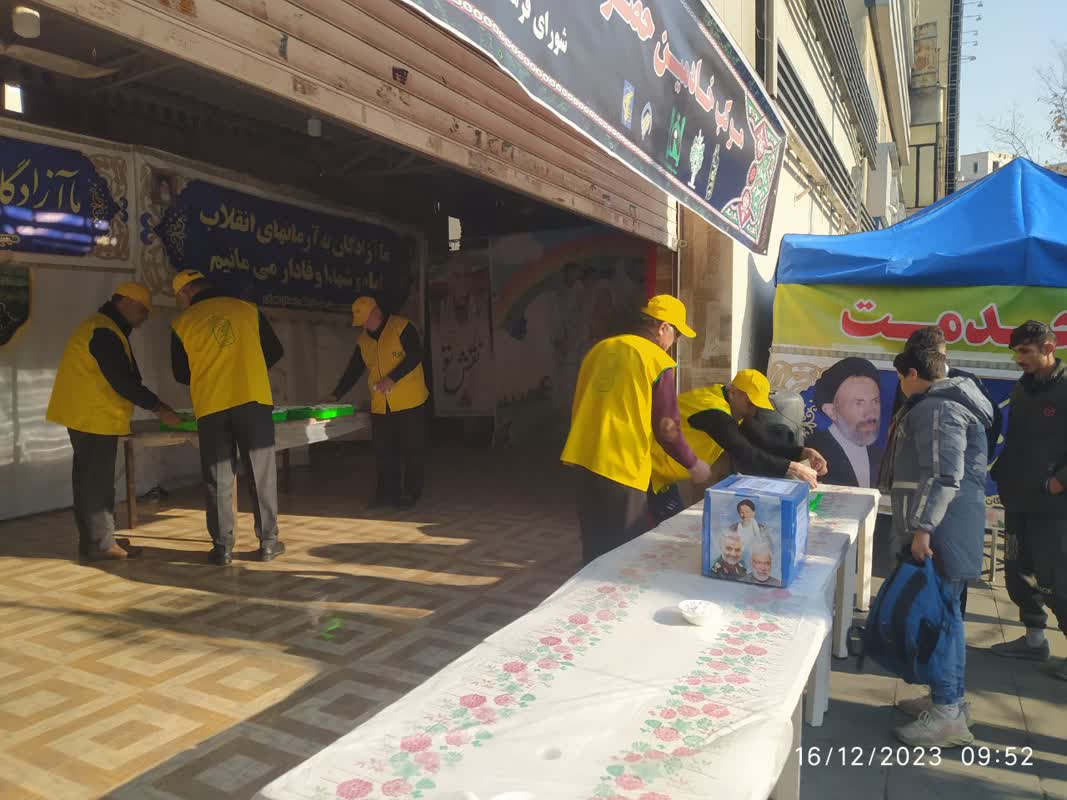 تصاویر| برپایی ایستگاه صلواتی و غرفه عفاف و حجاب3