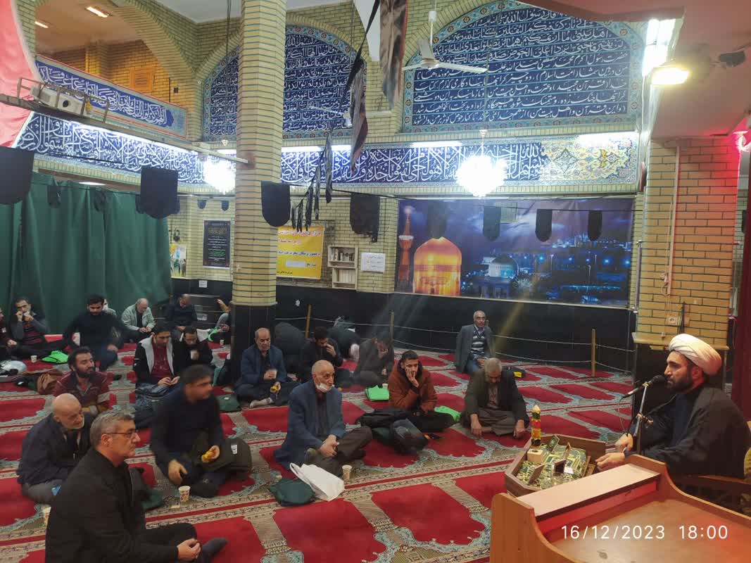 عزاداری دهه فاطمیه در مسجد سید الشهدا میدان انقلاب3