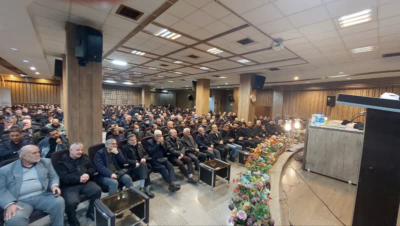 تصاویر| حضور جمعی از آزادگان تهرانی در مراسم گرامیداشت آزاده ذریه زهرایی4