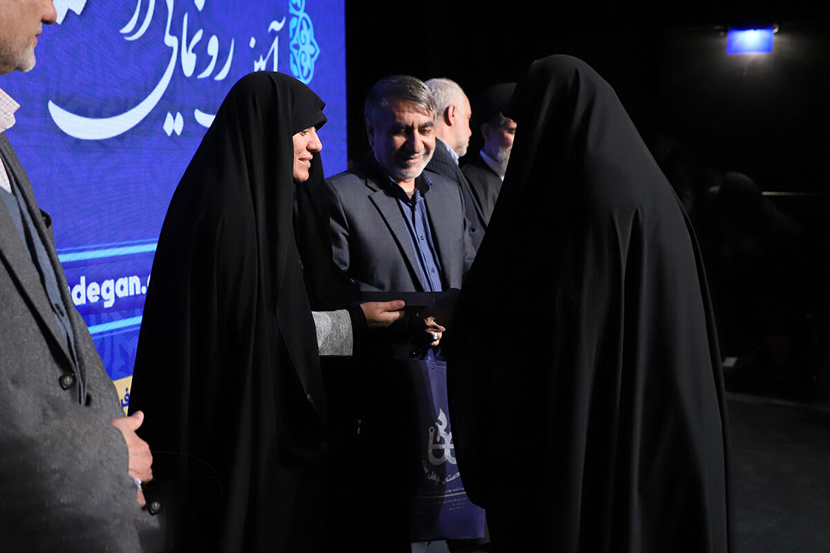 تصاویر| آئین رونمایی از «ویکی‌آزادگان»13