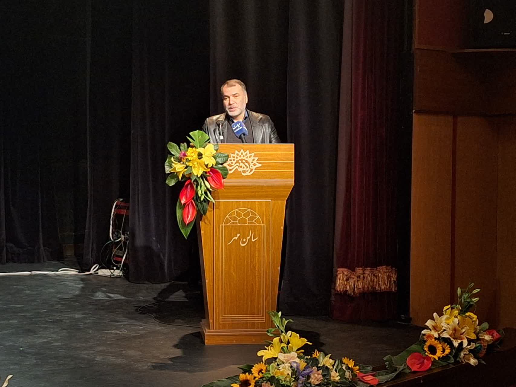 ده نمکی در رونمایی از ویکی آزادگان