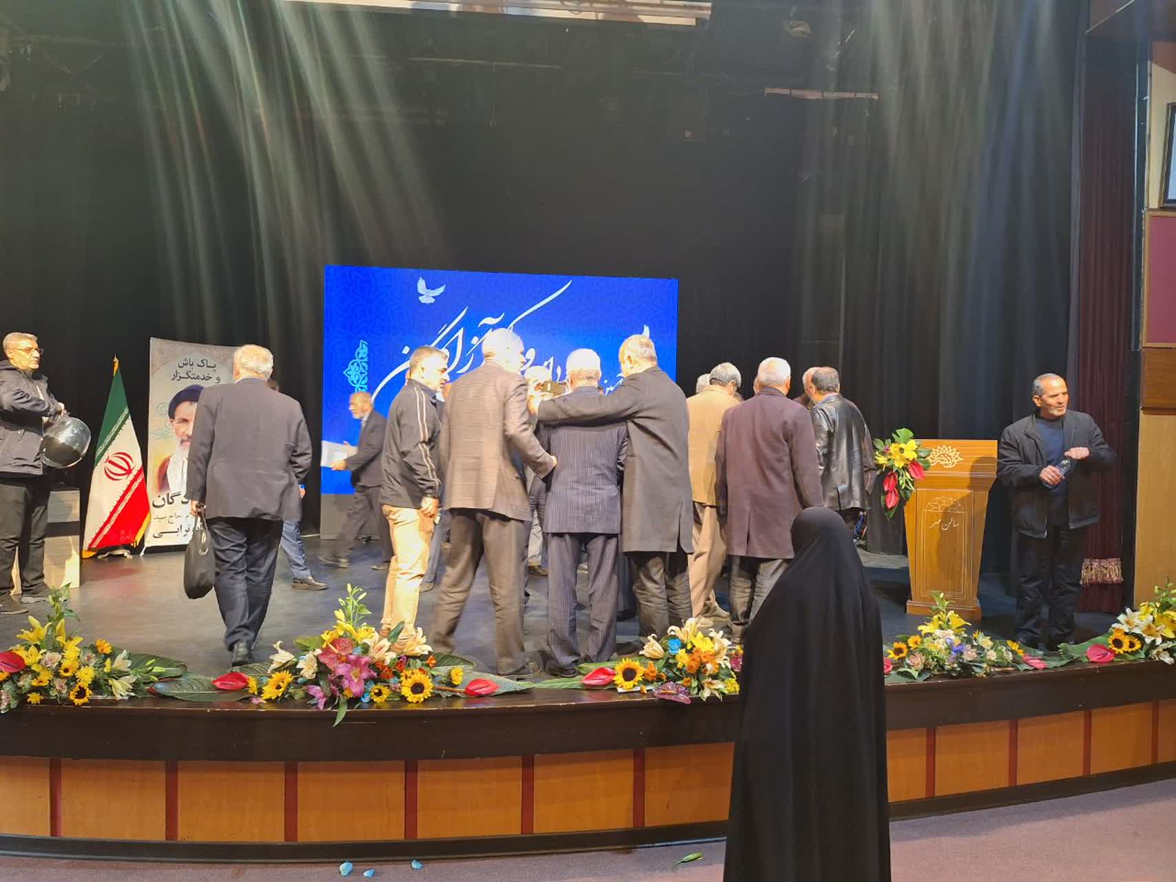 تصاویر حواشی رونمایی از ویکی آزادگان9