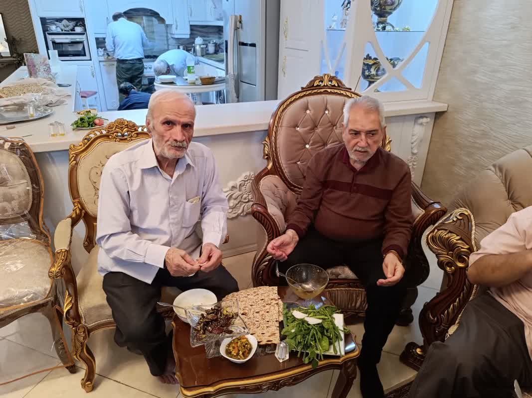 تصاویر| دورهمی آزادگان «کمپ ده رمادی» به میزبانی آزاده محمد عباسی2