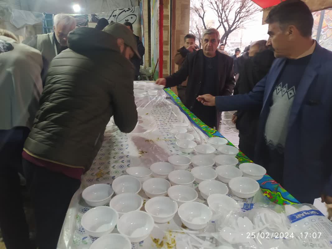 تصاویر| برگزاری مراسم جشن نیمه شعبان با برپایی ایستگاه صلواتی8