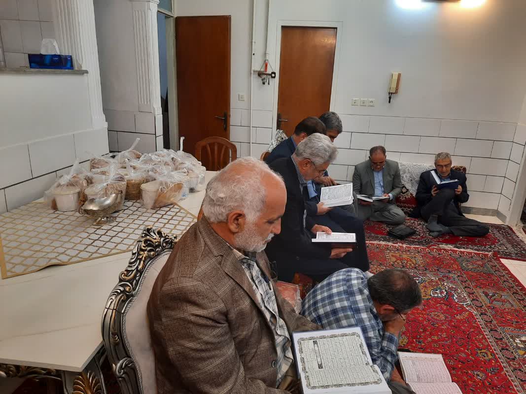 تصاویر| قرائت جزء بیست و هفتم قرآن کریم به سبک دوران اسارت1