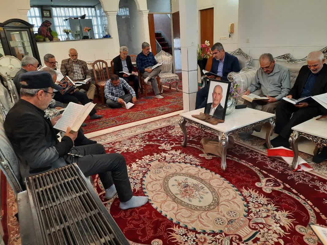 تصاویر| قرائت جزء بیست و هفتم قرآن کریم به سبک دوران اسارت4