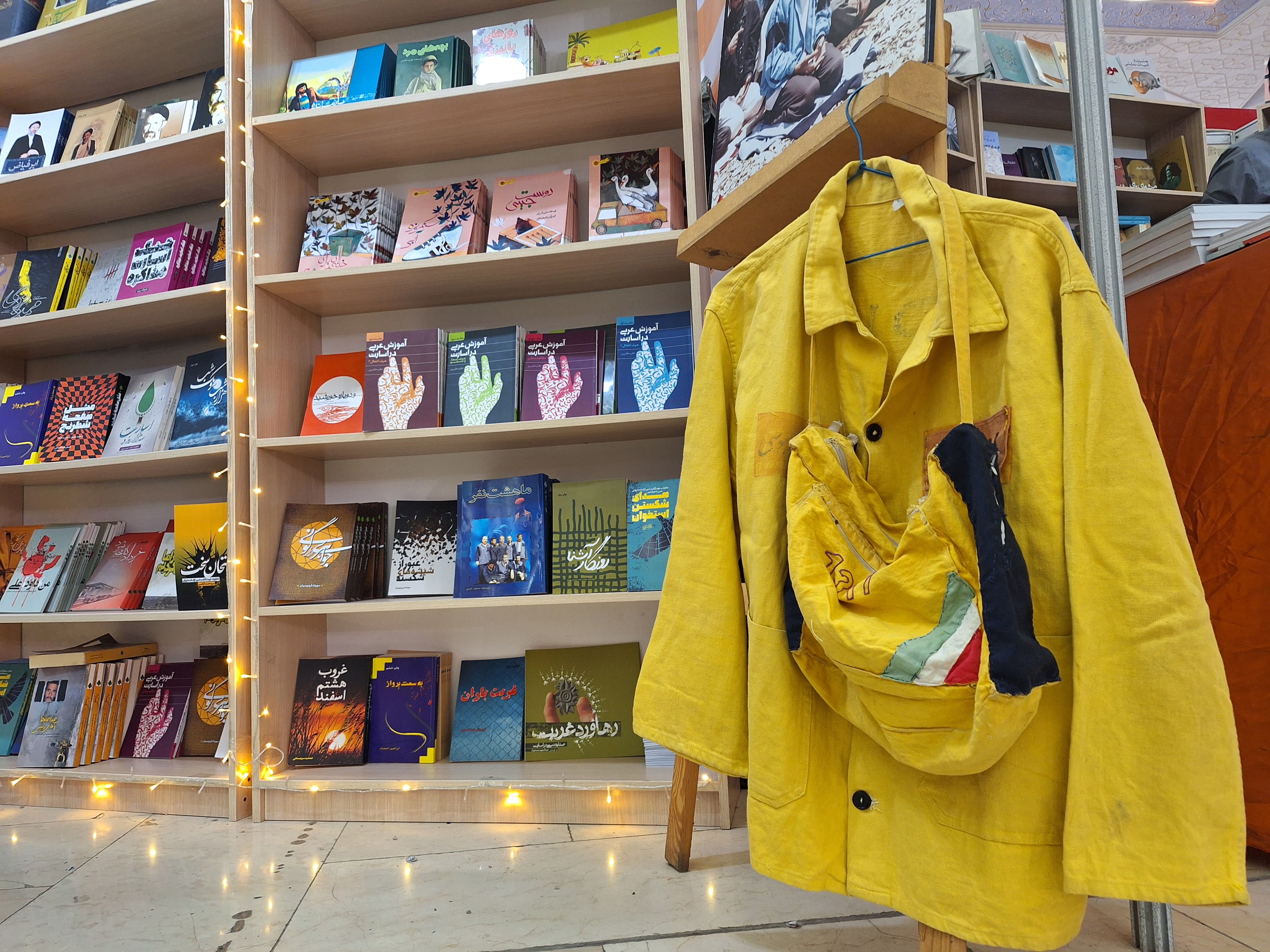 تصاویری از غرفه انتشارات پیام آزادگان در نمایشگاه کتاب تهران8