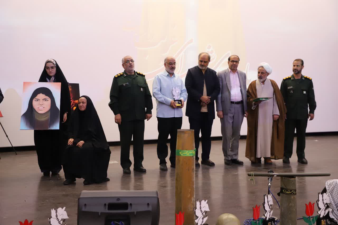 اولین یادواره شهدای غریبِ اسارت در اراک برگزار شد1