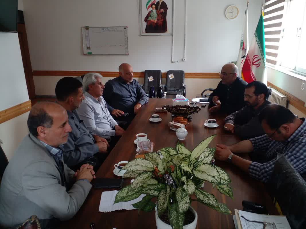 آمل| جلسه اعضای هیئت آزادگان با رئیس بنیاد شهید پیرامون برگزاری مراسم سالروز ورود آزادگان