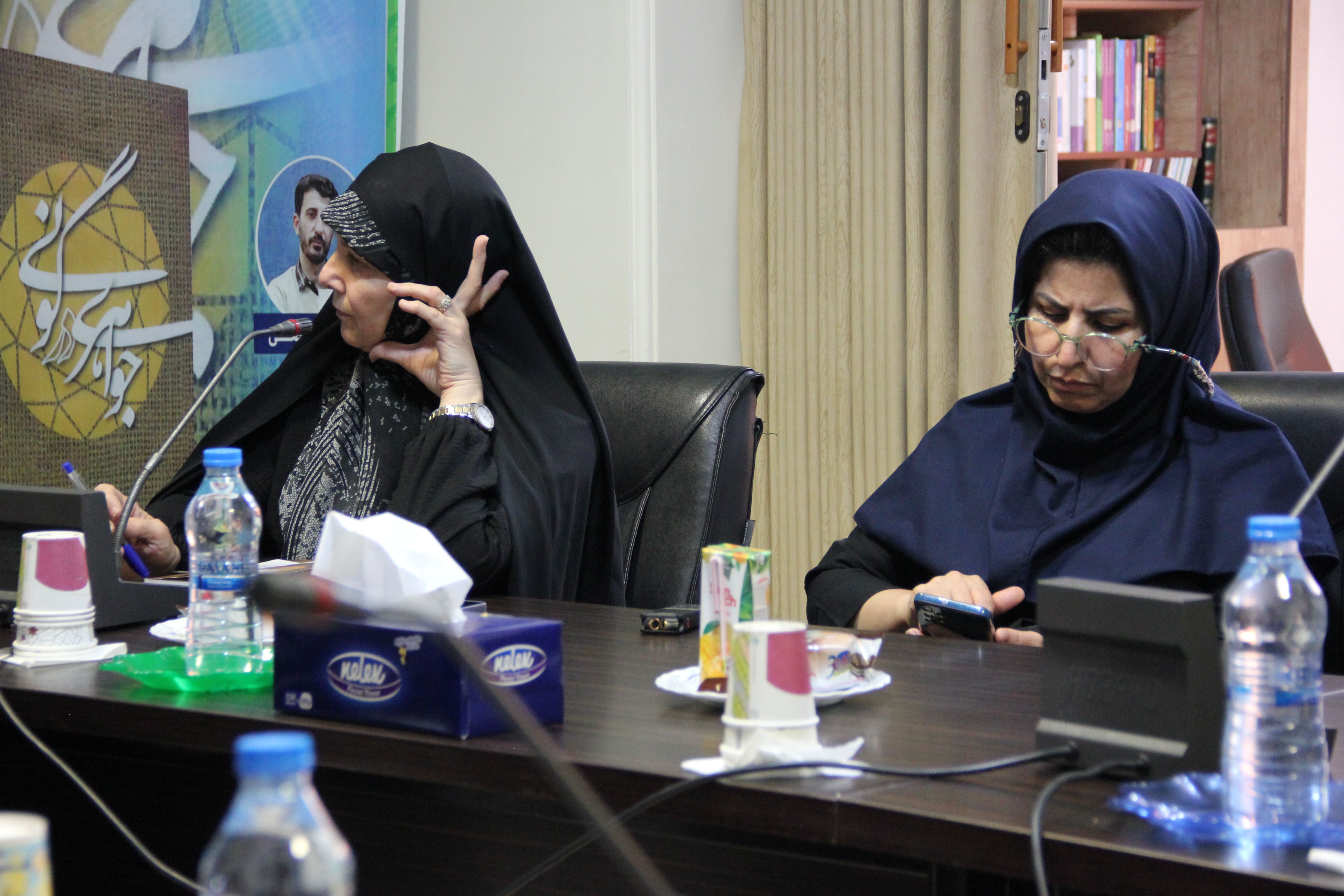 تصاویر| نشست نقد و بررسی کتاب جواهری در گونی19