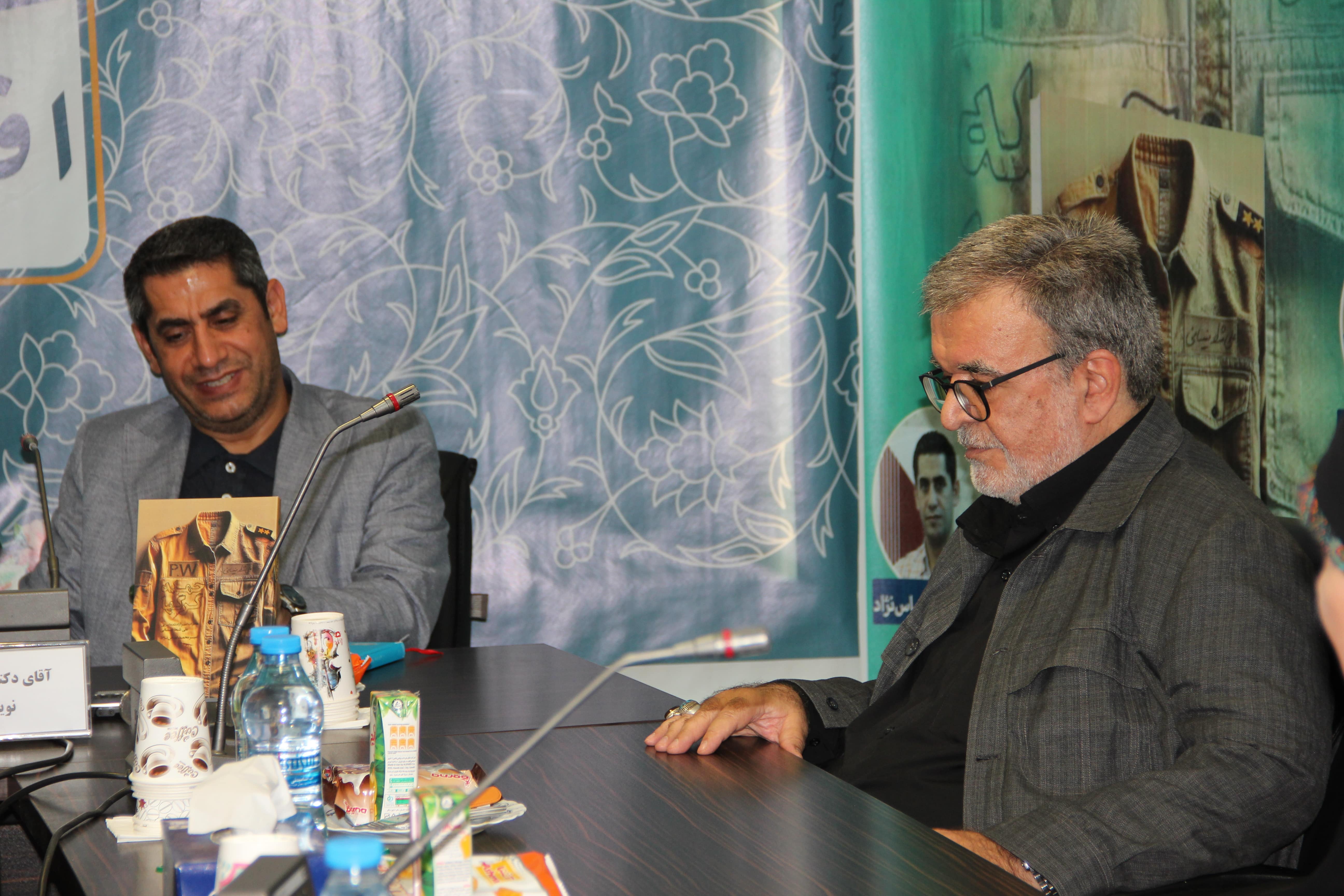 تصاویر| نشست نقد و بررسی کتاب حمله گرگ‌ها4