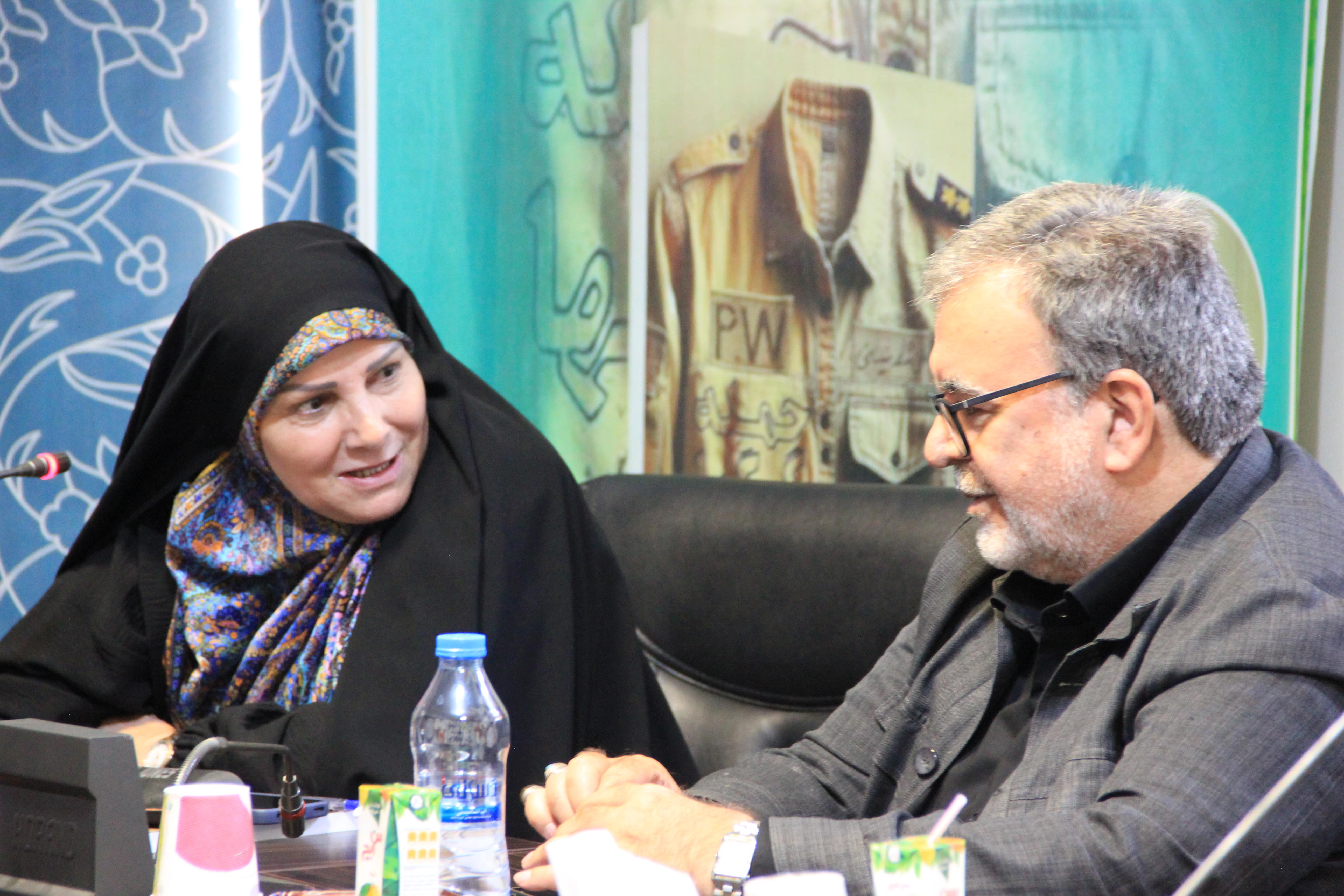 تصاویر| نشست نقد و بررسی کتاب حمله گرگ‌ها29