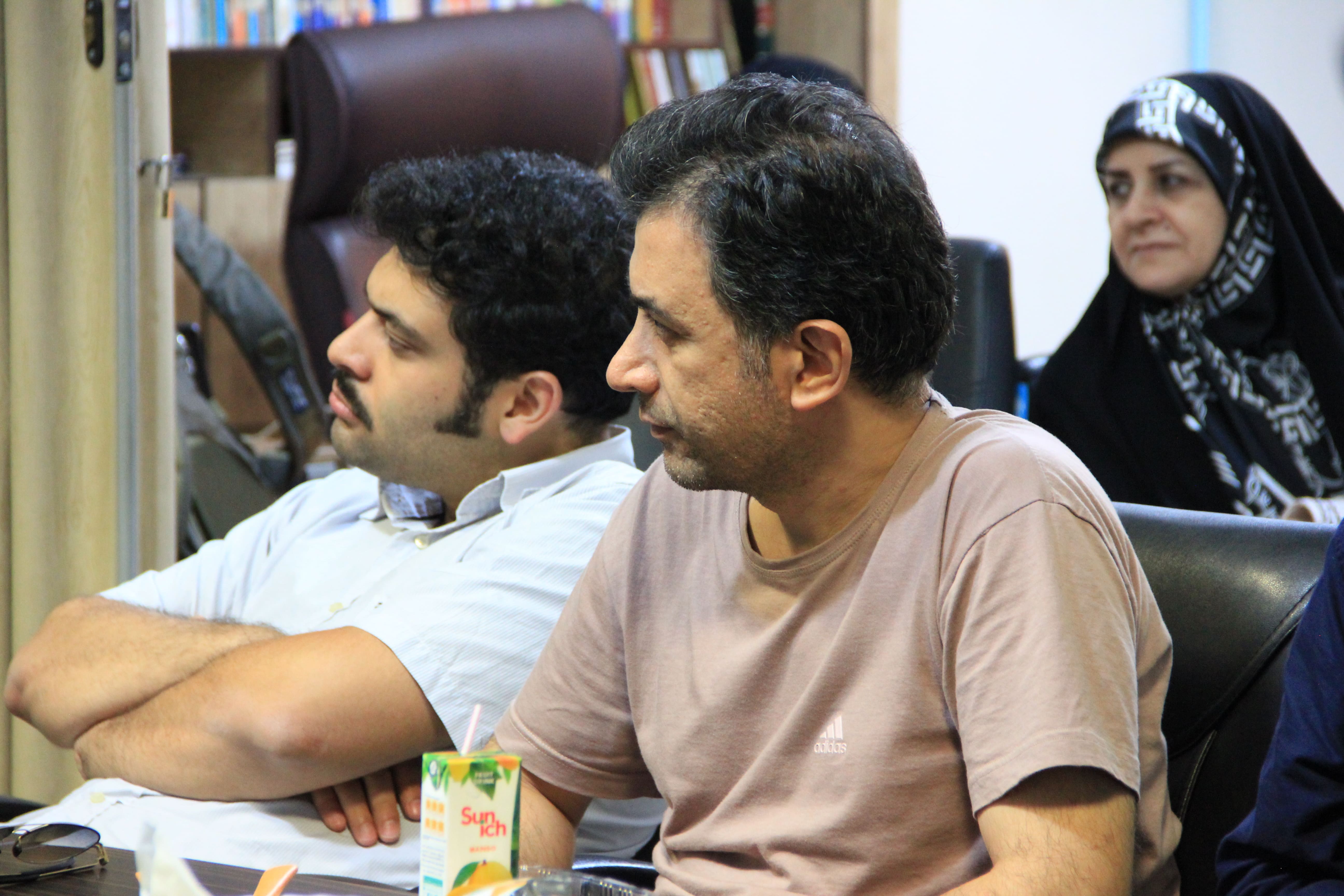 تصاویر| نشست نقد و بررسی کتاب حمله گرگ‌ها33