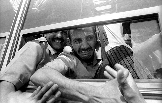 عکاسی از ورود آزادگان؛ زیباترین خاطرۀ یک عکاس برتر جنگ4