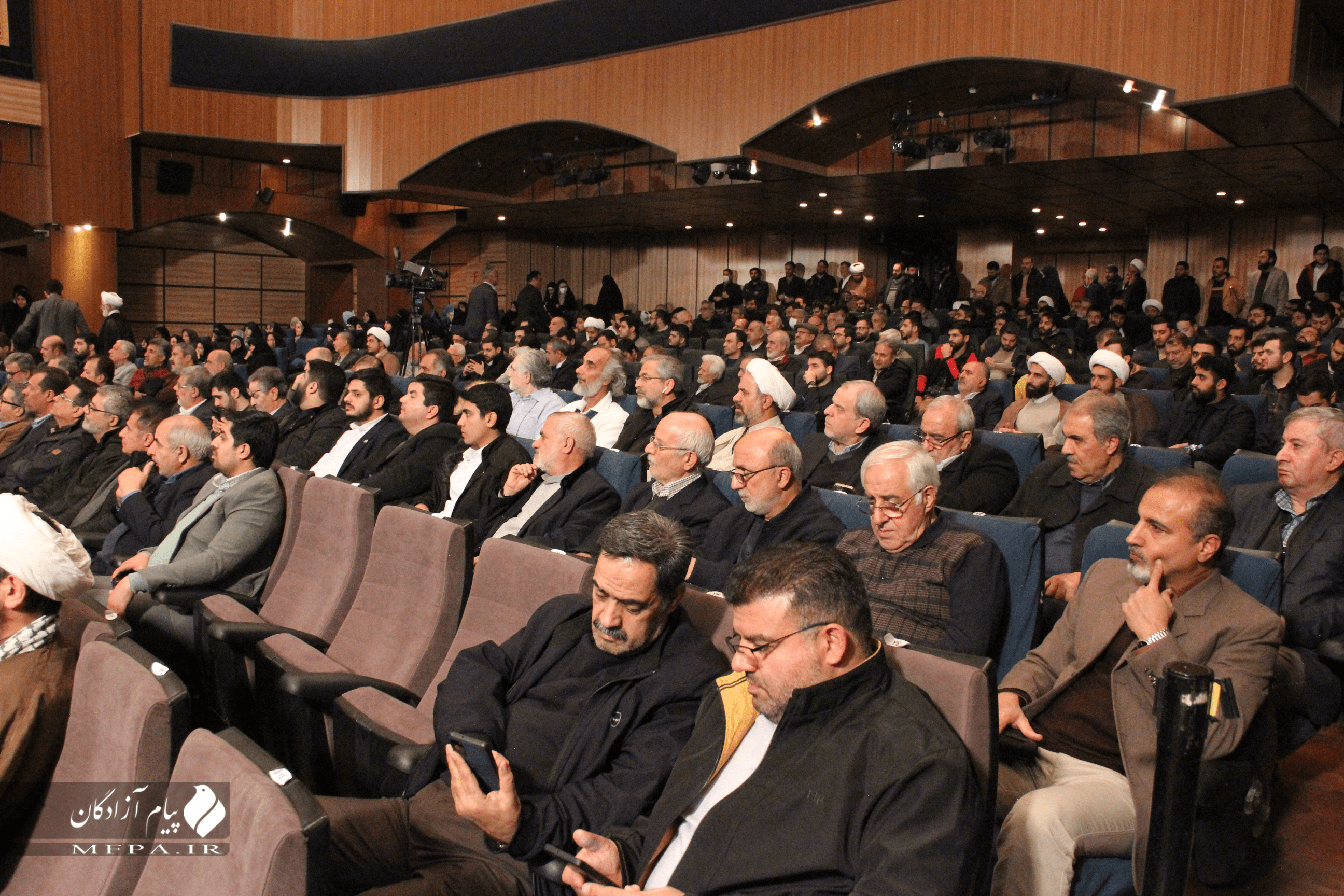 تصاویر مراسم رونمایی از خاکی آسمانی 15