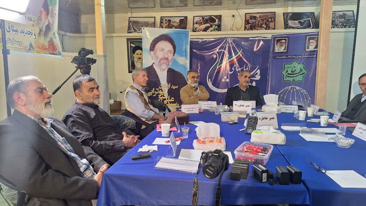 آزادگان در عصر خاطره الماس‌های درخشان از فجر انقلاب در اسارت گفتند