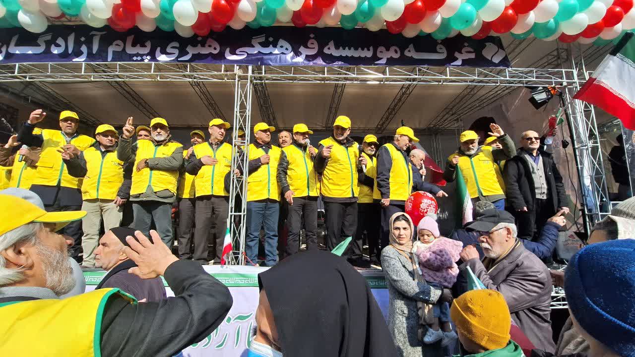 22 بهمن 1403 غرفه آزادگان 34