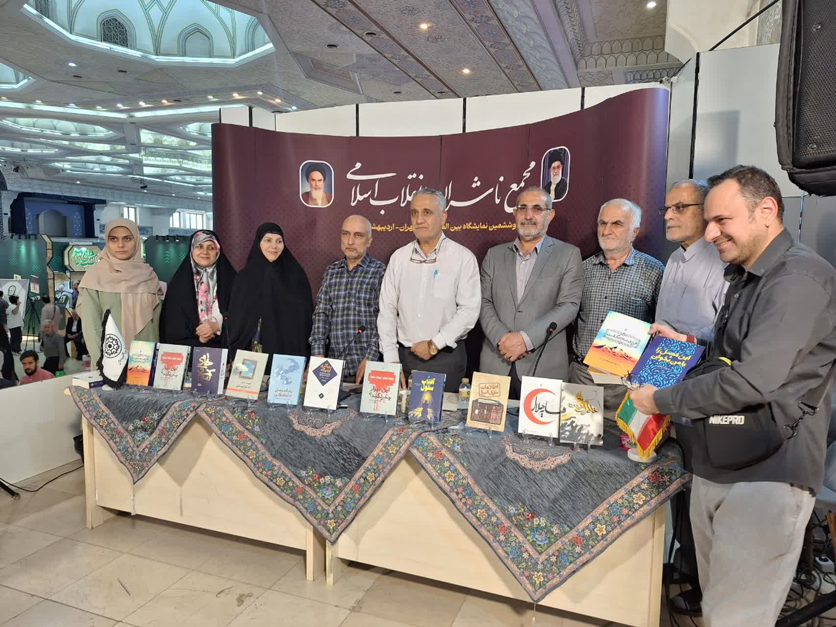 آیین رونمایی کتاب در سی و ششمین نمایشگاه کتاب 4