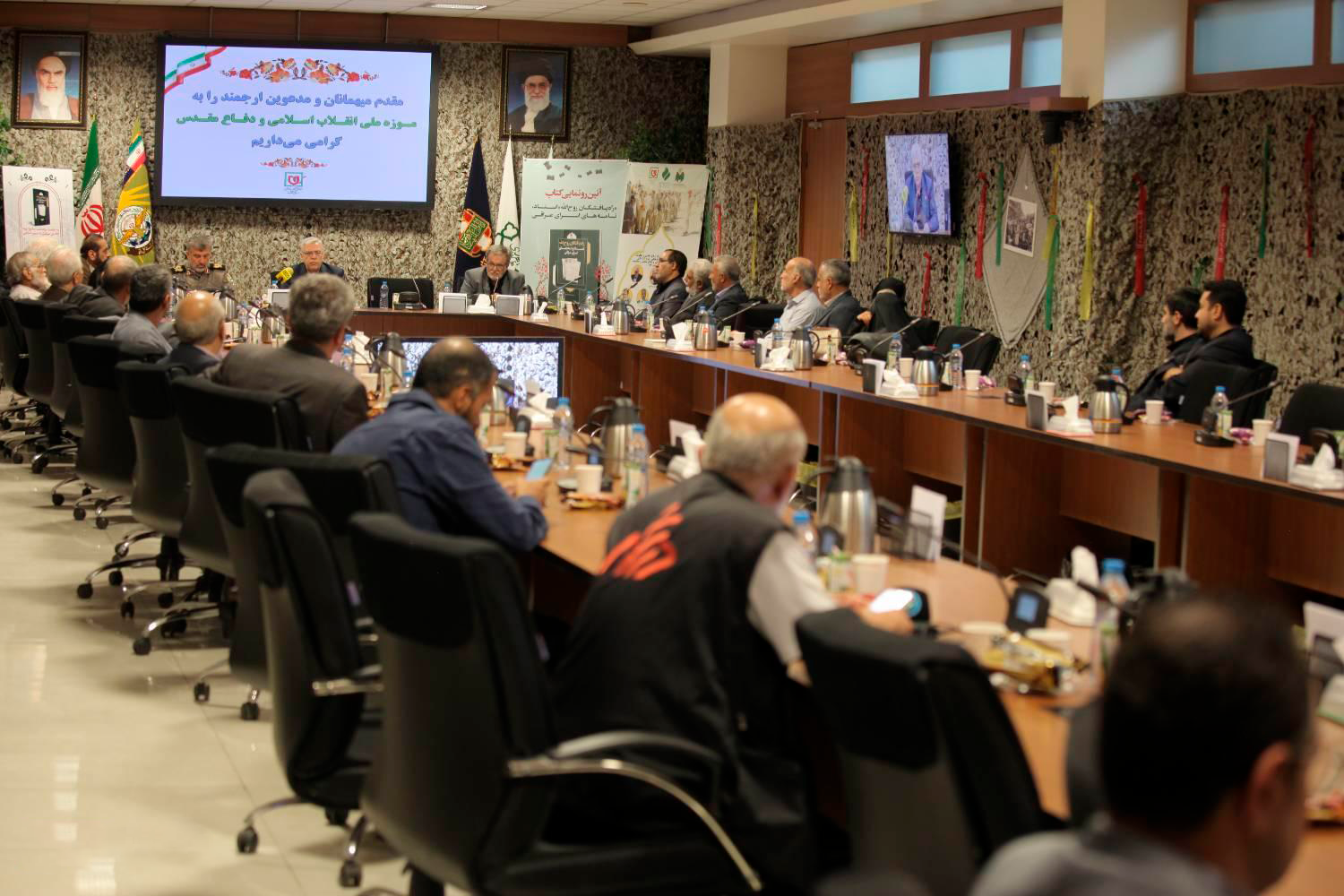 تصاویر نشست روایت ناگفته‌های روزهای اول تبادل اسرا 7