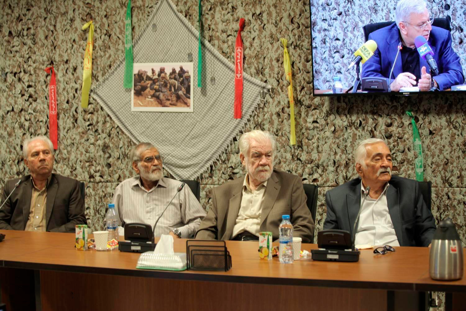 تصاویر نشست روایت ناگفته‌های روزهای اول تبادل اسرا 11