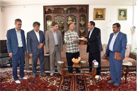 آزادگان سرافراز نماد مقاومت و پایداری هستند