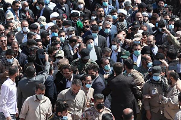 رئیس جمهور به مقام شهدای شلمچه ادای احترام کرد
