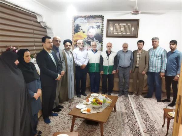 دیدار جعفر مزیدها با خانواده شهید مدافع حرم سید «سجاد خلیلی»1
