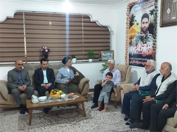 دیدار جعفر مزیدها با خانواده شهید مدافع حرم سید «سجاد خلیلی»2