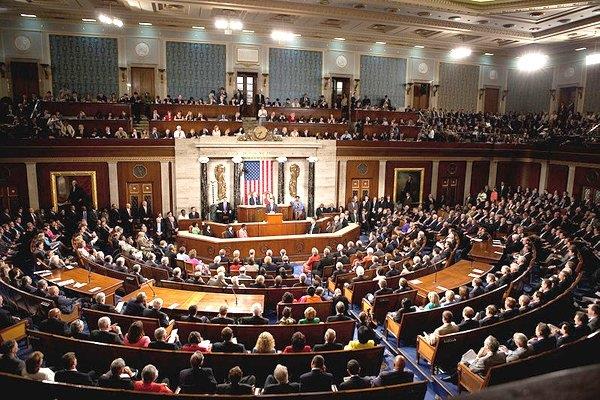اقدام مجلس سنا به محدودسازی اختیارات جنگی رئیس جمهور جدید آمریکا