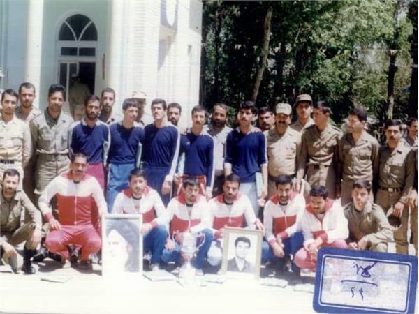 فوتبال بازی کردن اسرای عراقی +فیلم