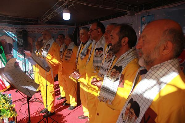 غرفه مؤسسه پیام آزادگان در مسیر راهپیمایی بیست‌ودوم بهمن‌ماه 1398