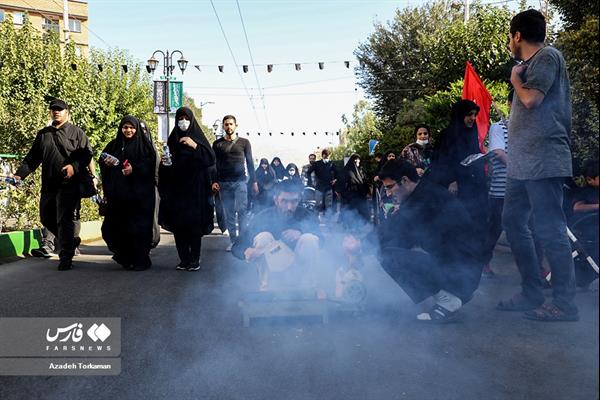 جاماندگان اربعین حسینی در تهران به خیابان‌ها آمدند