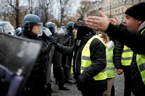 تداوم اعتراضات مردمی به لایحه افزایش اختیارات پلیس در فرانسه