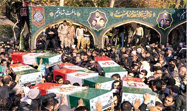 تشییع پیکر ۱۰۰ شهید گمنام در تهران همزمان با سالروز شهادت حضرت فاطمه زهرا (س)