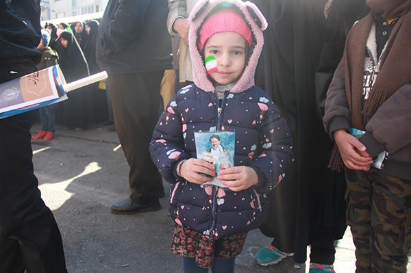 غرفه مؤسسه پیام آزادگان در مسیر راهپیمایی بیست‌ودوم بهمن‌ماه 1398