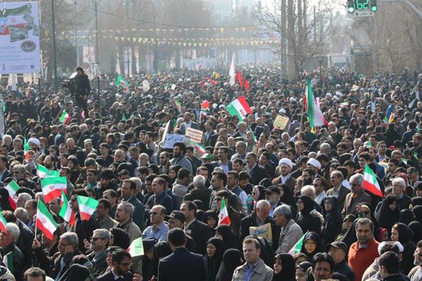 حضور با شکوه مردم در راهپیمایی 22‌بهمن پیام ایستادگی در برابر آمریکا بود